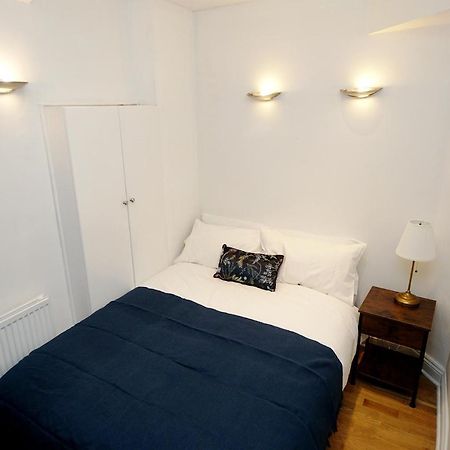 Cozy Retreat By Aresti Hotels Londra Esterno foto