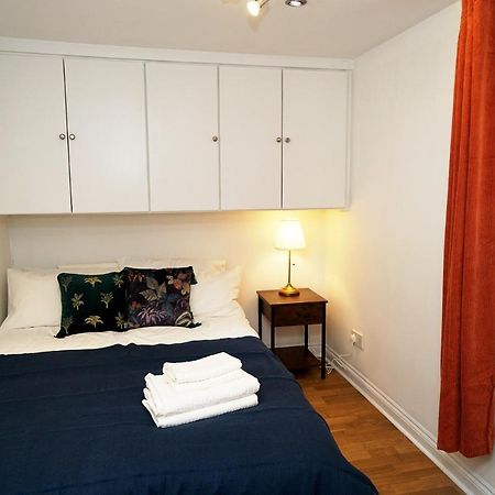 Cozy Retreat By Aresti Hotels Londra Esterno foto