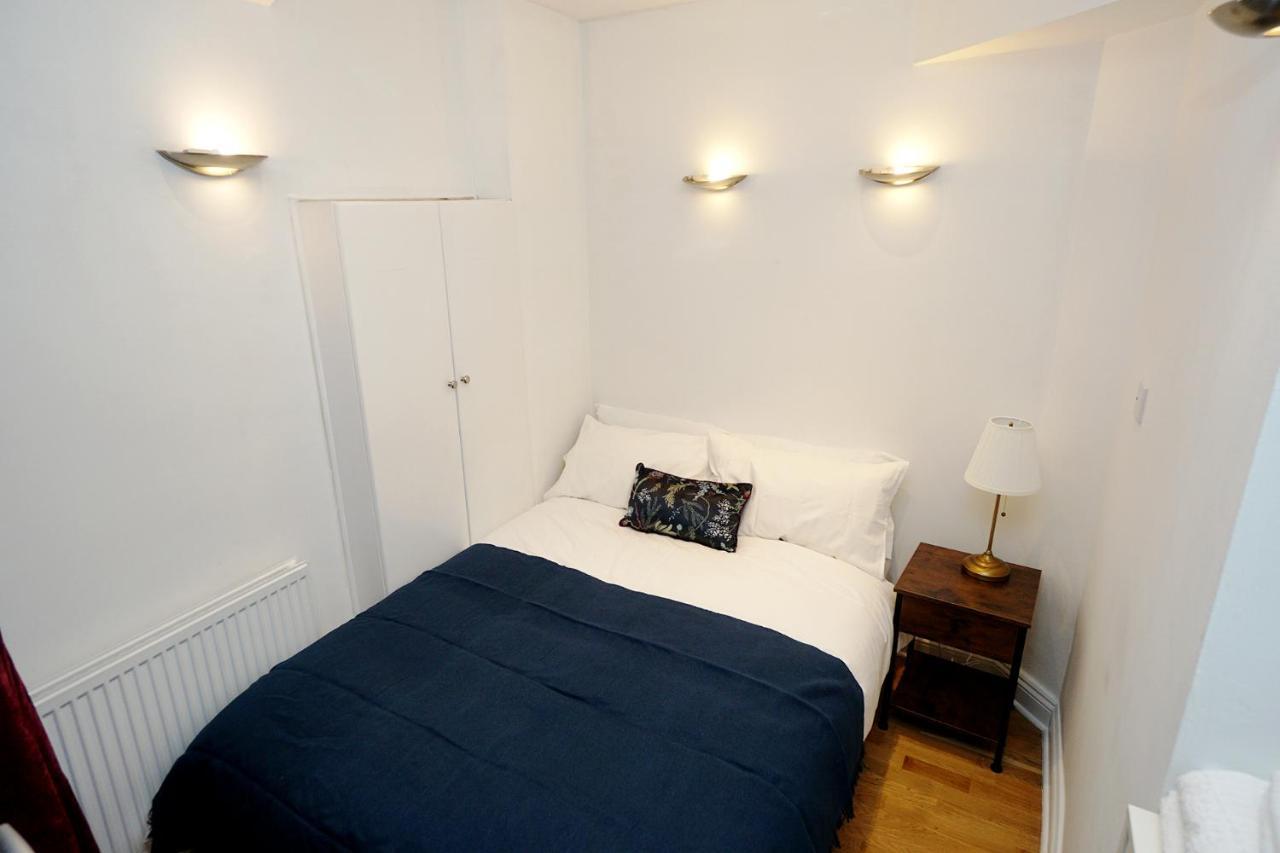 Cozy Retreat By Aresti Hotels Londra Esterno foto