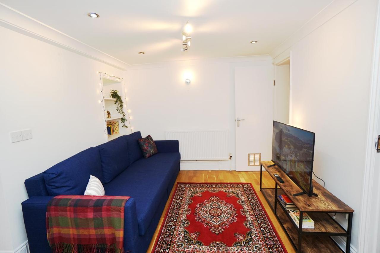 Cozy Retreat By Aresti Hotels Londra Esterno foto