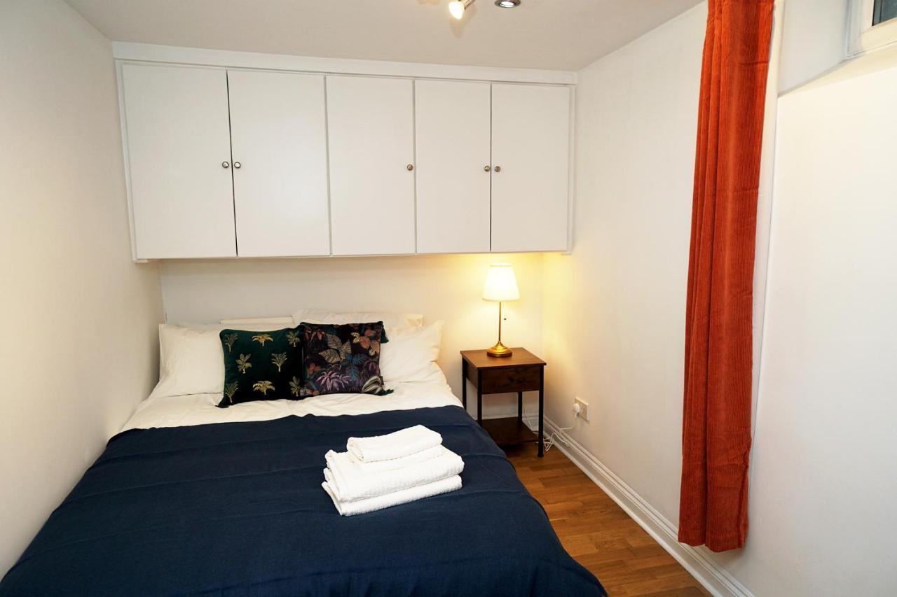 Cozy Retreat By Aresti Hotels Londra Esterno foto