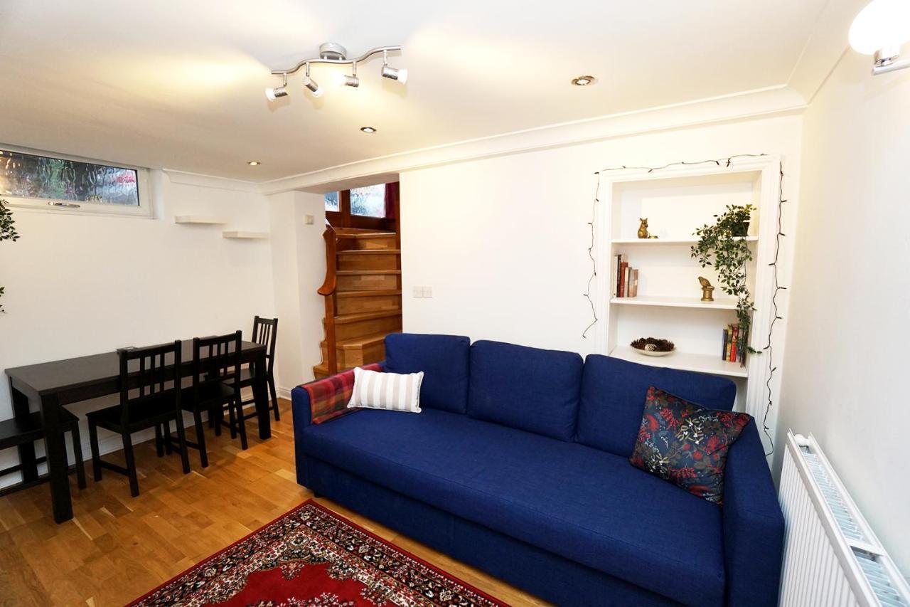 Cozy Retreat By Aresti Hotels Londra Esterno foto